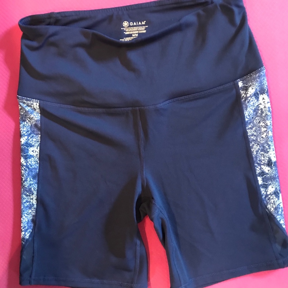 GAIAM yoga shorts
